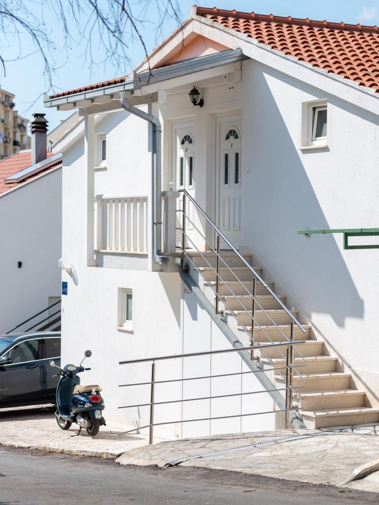 Apartments Zen Mastrinka Trogir Exterior photo